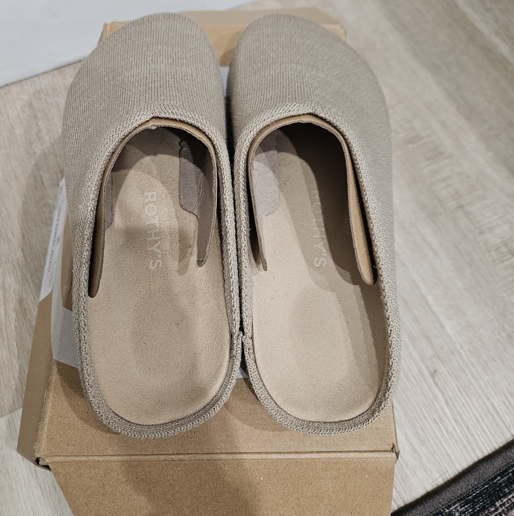 Rothys Clogs - Picture 3 of 5